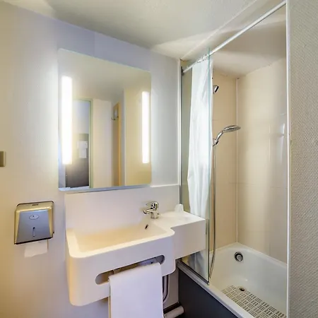 Otel Dijon 2*